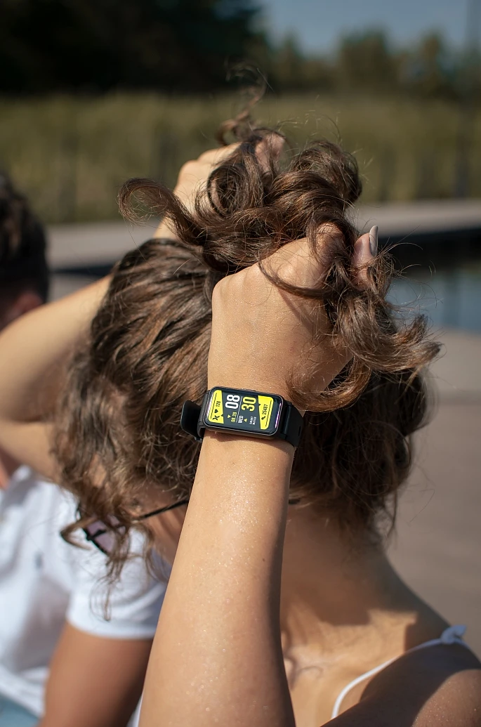 smartwatch-maxcom-fw53-nitro-gps-czarny-1.jpg