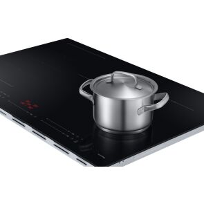 plyta-indukcyjna-samsung-nz85C6057fk-garnek-2.jpg