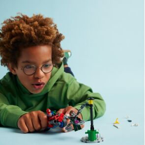 lego-marvel-spiderman-76275%20%286%29.jpg