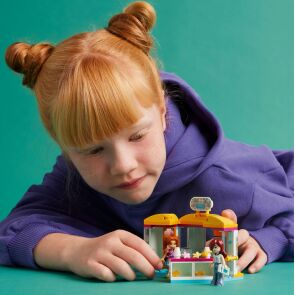 klocki-lego-friends-maly-sklep-z-akcesoriami-42608-8.jpg