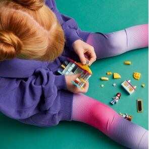 klocki-lego-friends-maly-sklep-z-akcesoriami-42608-9.jpg
