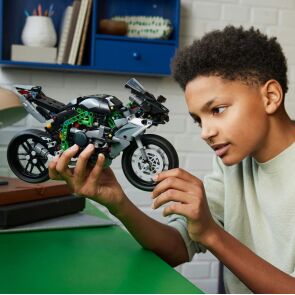 klocki-lego-technic-motocykl-kawasaki-ninja-h2r-42170.zdj03.jpg