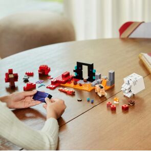 klocki-lego-minercraft-zasadzka-w-portalu-do-netheru-21255-9.jpg