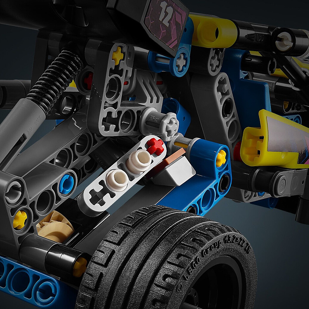 klocki-lego-technic-wyscigowy-lazik-terenowy-42164-5.jpg