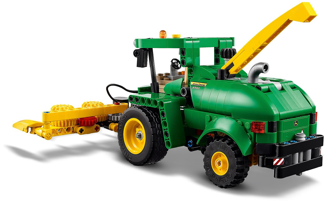 lego-technic-john-deere-harvester-42168%20%2812%29.jpg