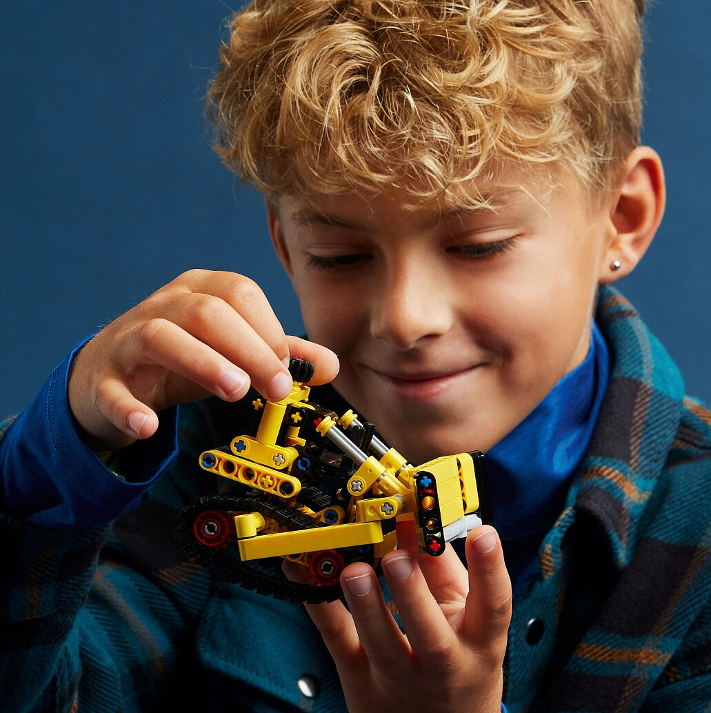 klocki-lego-technic-buldozer-do-zadan-specjalnych-42163-4.jpg