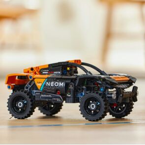 lego-technic-neom-race-car-42166%20%283%29.jpg