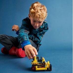 klocki-lego-technic-buldozer-do-zadan-specjalnych-42163-3.jpg
