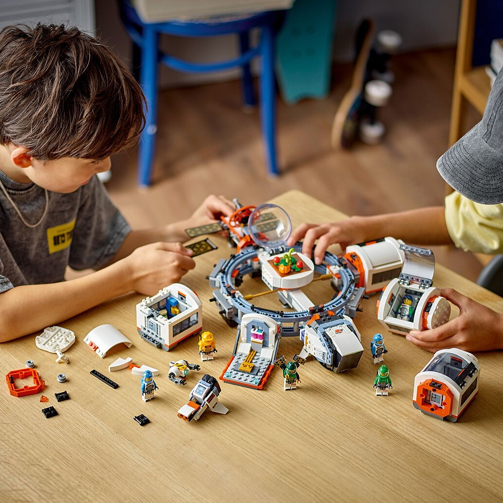 klocki-lego-city-modu%C5%82owa-stacja-kosmiczna-60433.zdj08.jpg