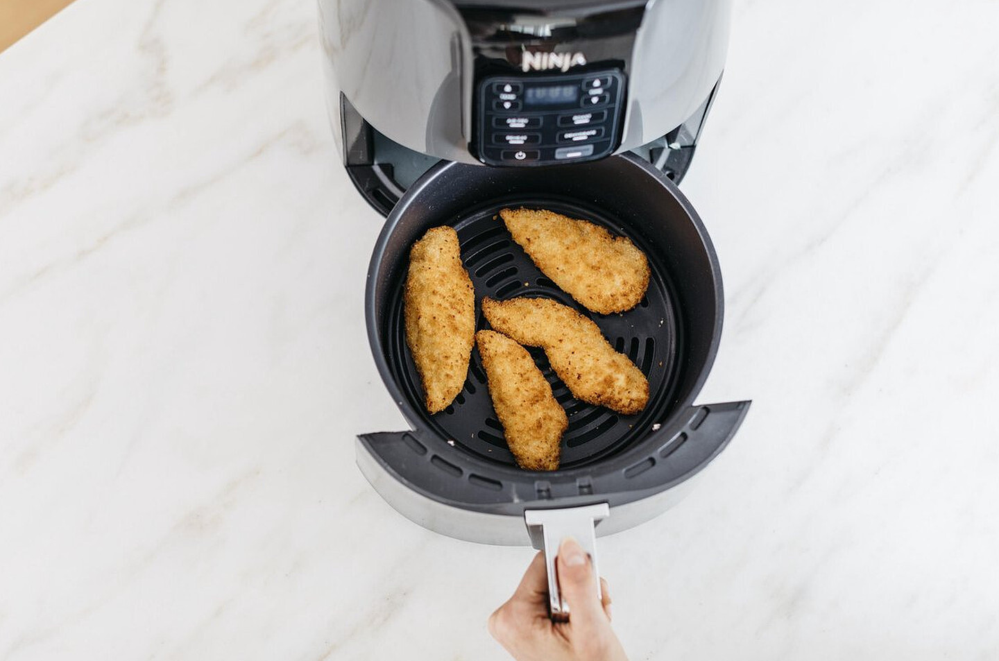 frytkownica-beztluszczowa-ninja-af100eu-air-fryer-3.jpg