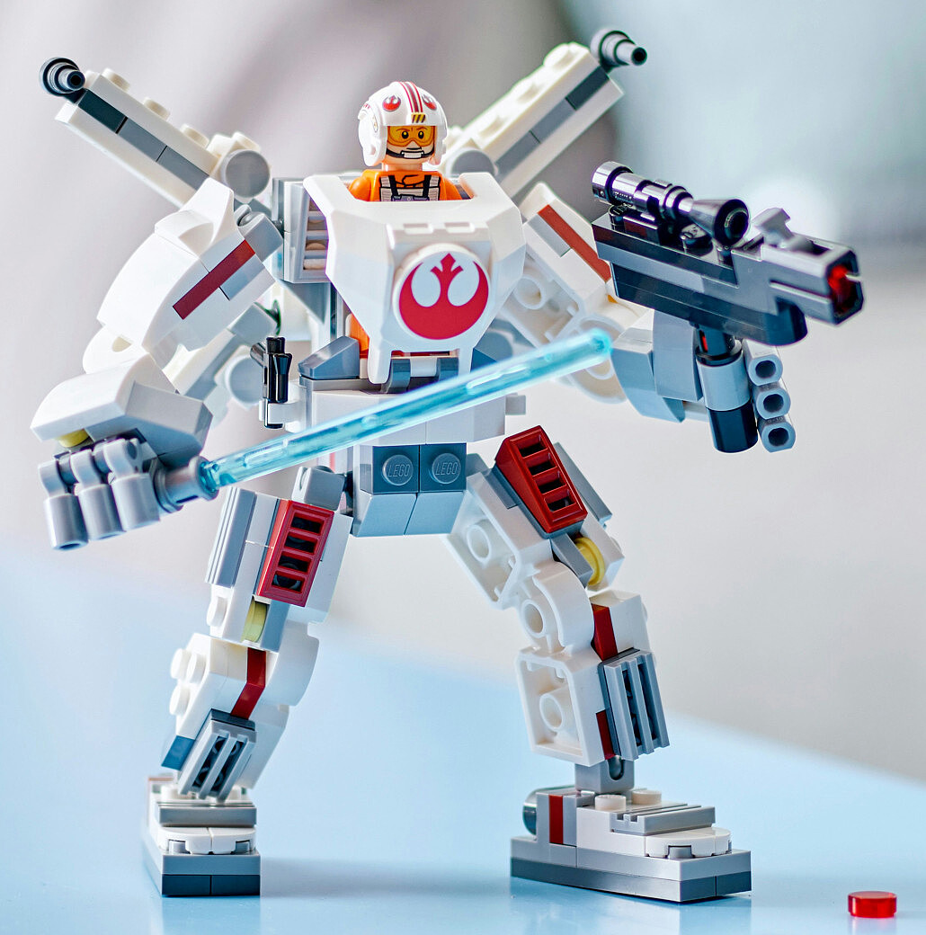 klocki-lego-star-wars-mech-x-win-lukeap-skywalkera-75390-12.jpg