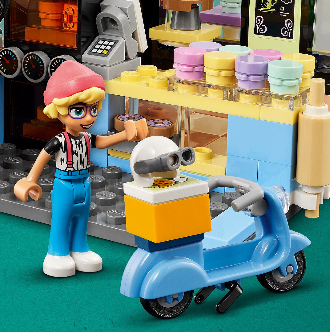 klocki-lego-friends-kawiarnia-w-heartlake-42618-12.jpg