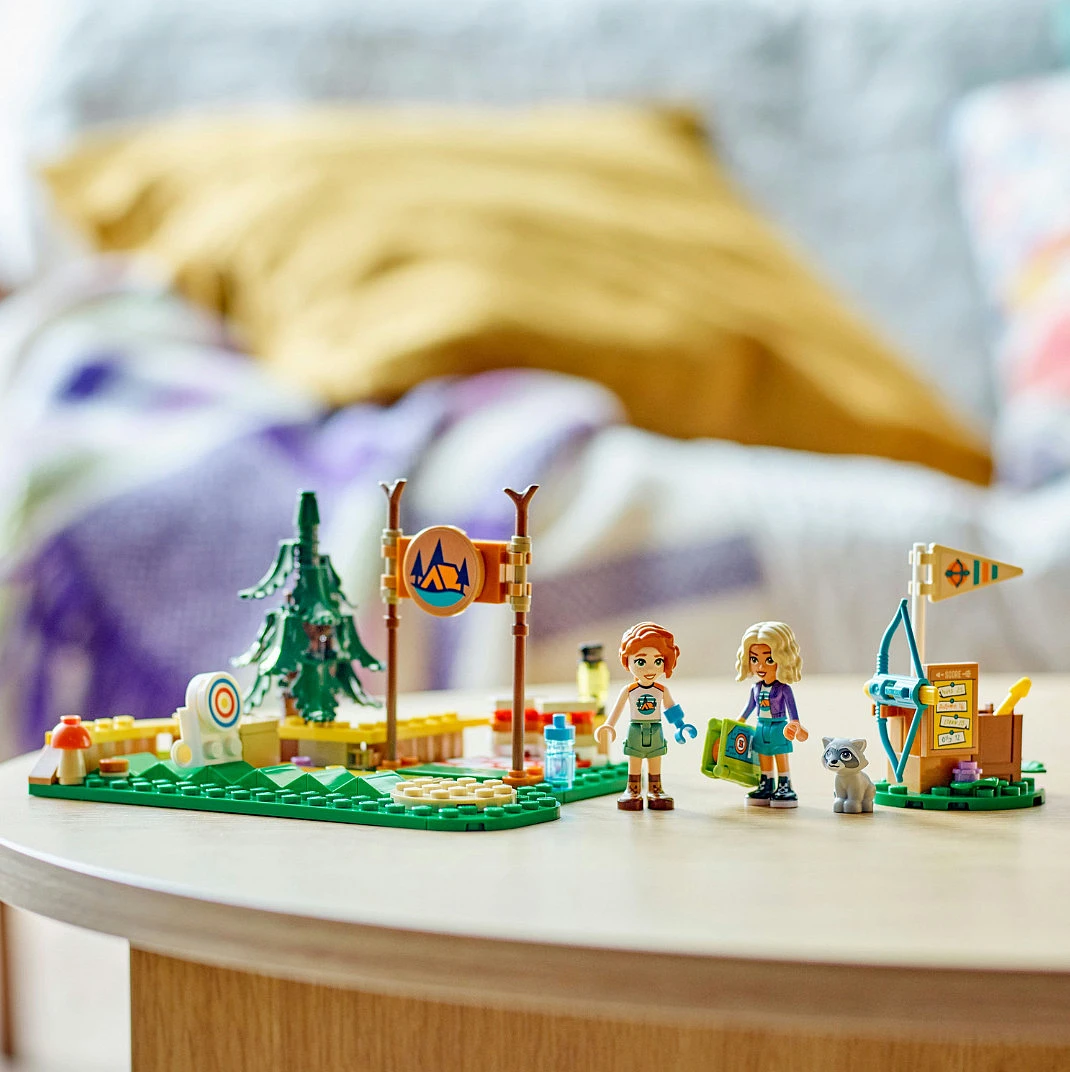 klocki-lego-friends-strzelnica-na-letnim-obozie-luczniczym-42622-12.jpg