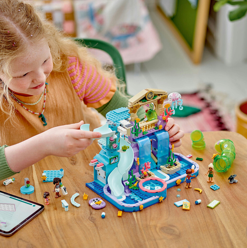 klocki-lego-friends-park-wodny-w-heartlake-42630-10.jpg