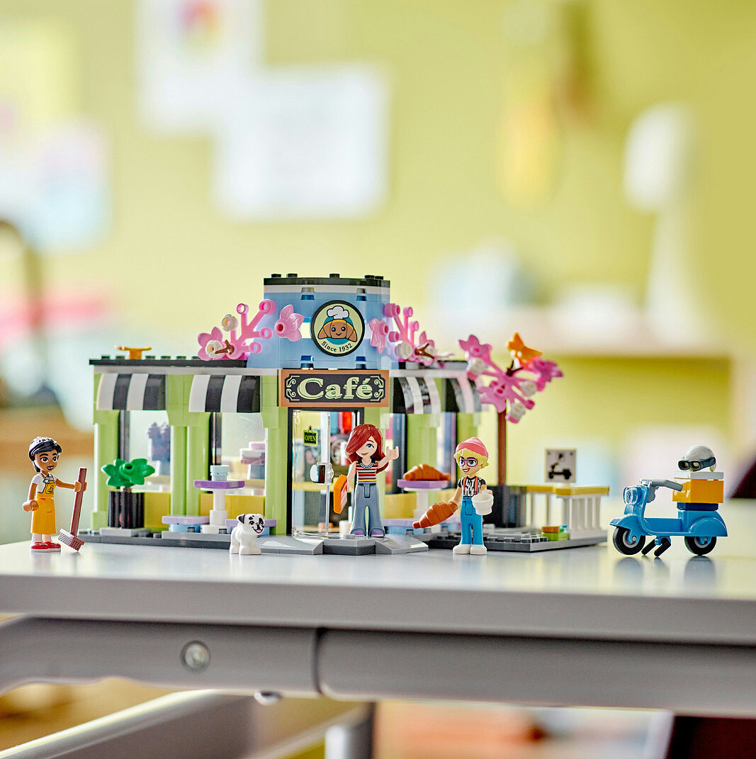 klocki-lego-friends-kawiarnia-w-heartlake-42618-17.jpg