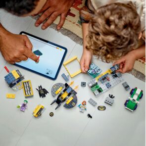 klocki-lego-dc-jaskinia-batmana-z-batmanem-batgirl-i-jokerem-76272-9.jpg