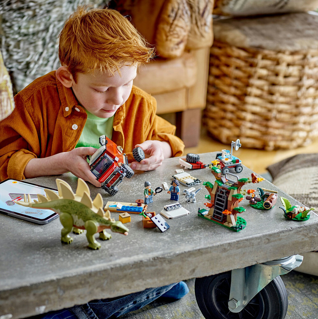 klocki-lego-jurassic-world-dinomisje-odkrycie-stegozaura-76965-10.jpg