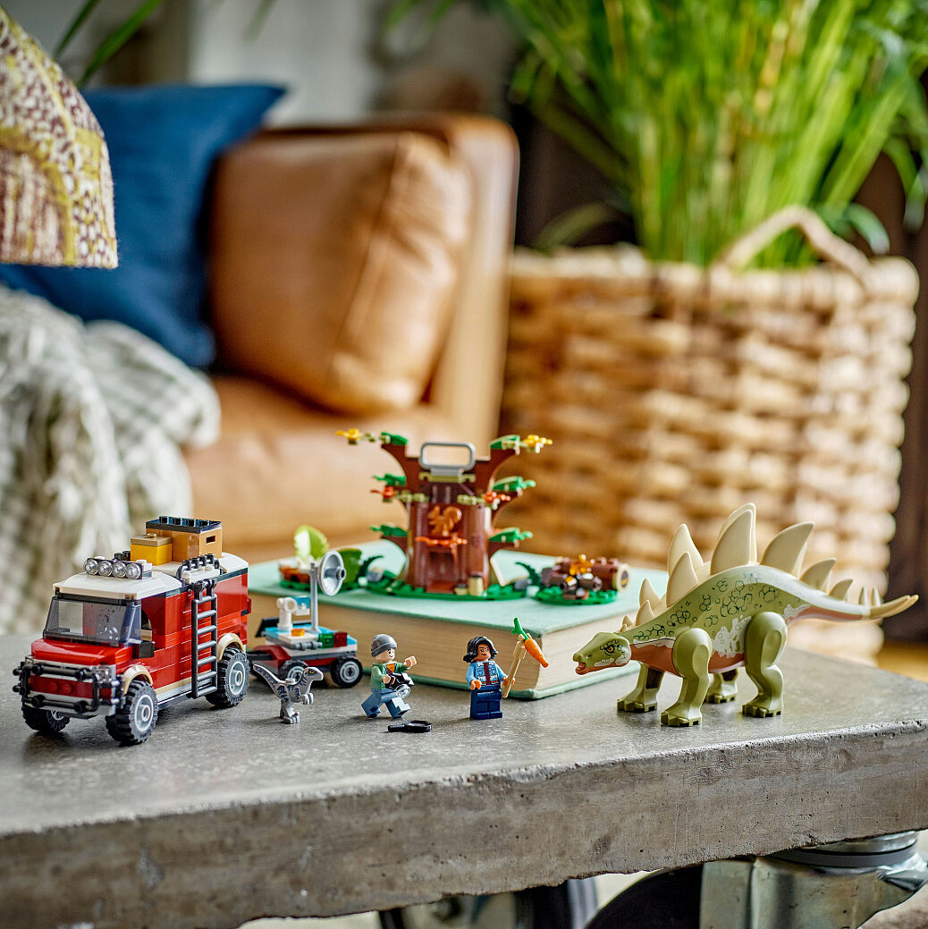 klocki-lego-jurassic-world-dinomisje-odkrycie-stegozaura-76965-11.jpg