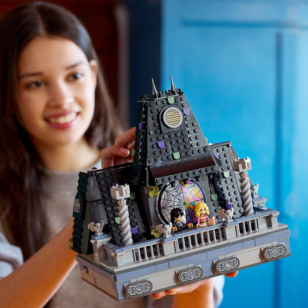 klocki-lego-wednesday-pokoj-wednesday-i-enid-76781-4.jpg