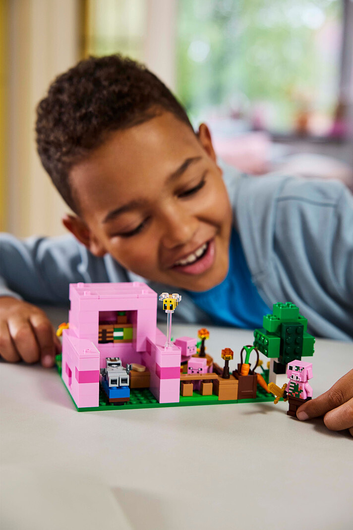 klocki-lego-minecraft-dom-prosiaczka-21268-5.jpg
