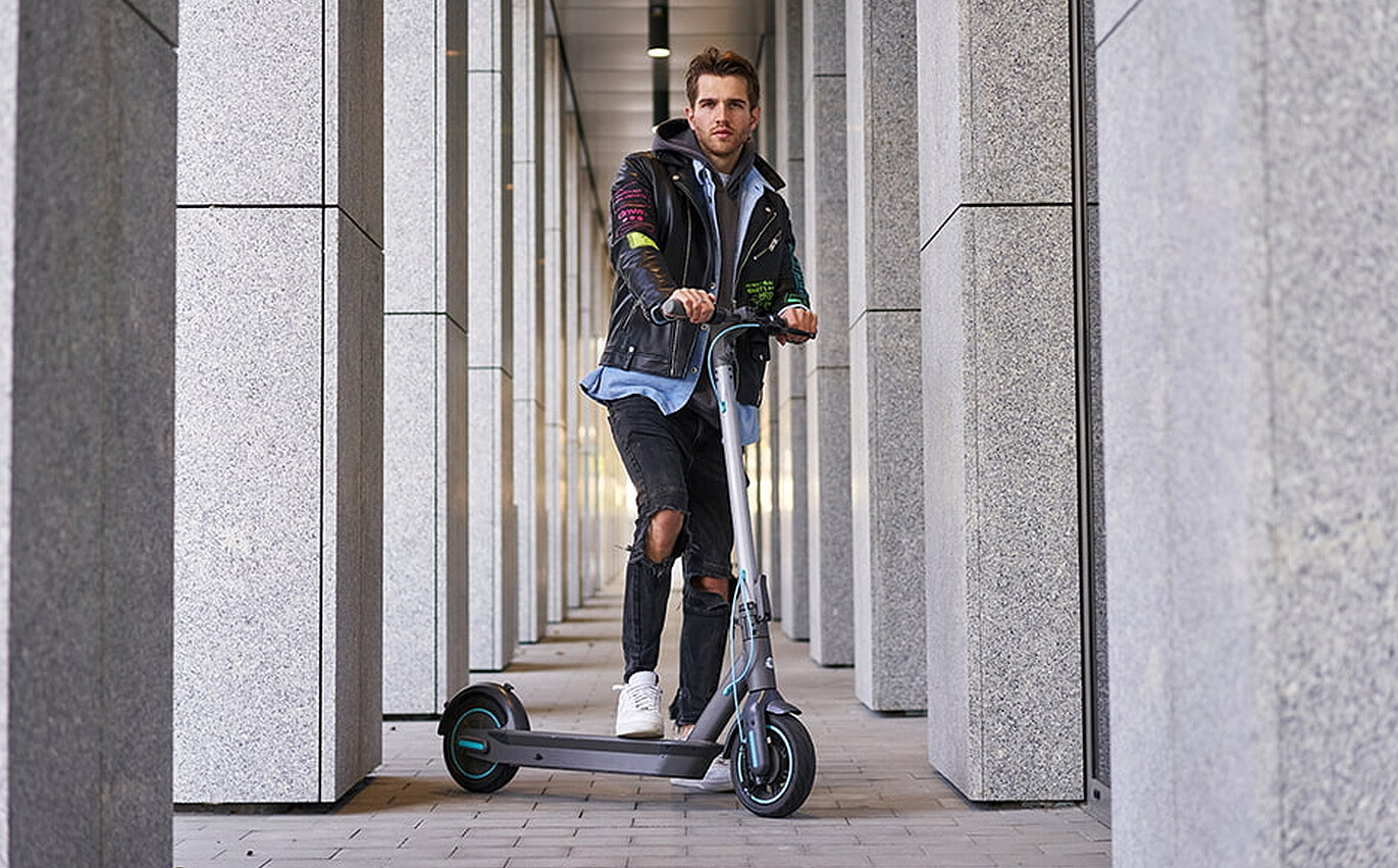 hulajnoga-elektryczna-motus-scooty-10-2023-5.jpg