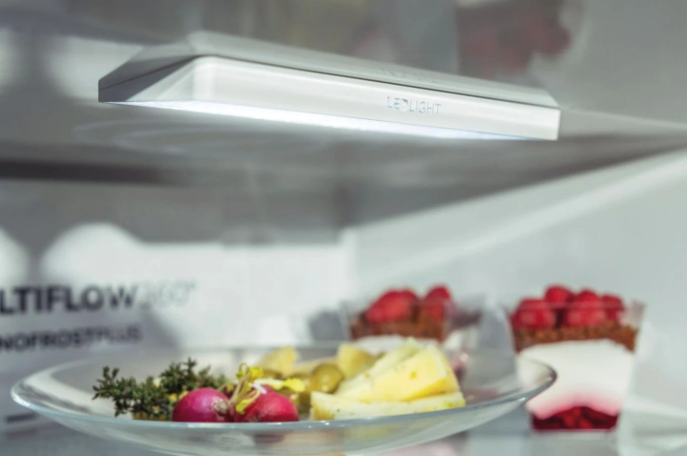 lodowka-gorenje-nrk6202ee4-led-swiatlo.jpg