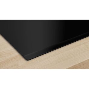 plyta-indukcyjna-bosch%20-pie631hb1e-na-blacie.jpg