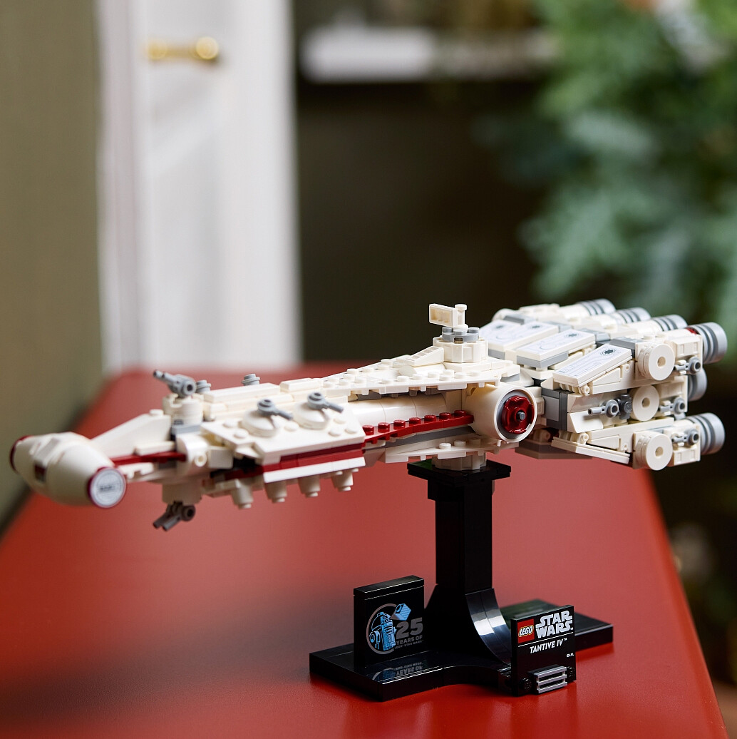 klocki-lego-star-wars-tantive-iv%20-3.jpg