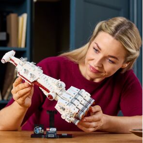 klocki-lego-star-wars-tantive-iv%20-1.jpg