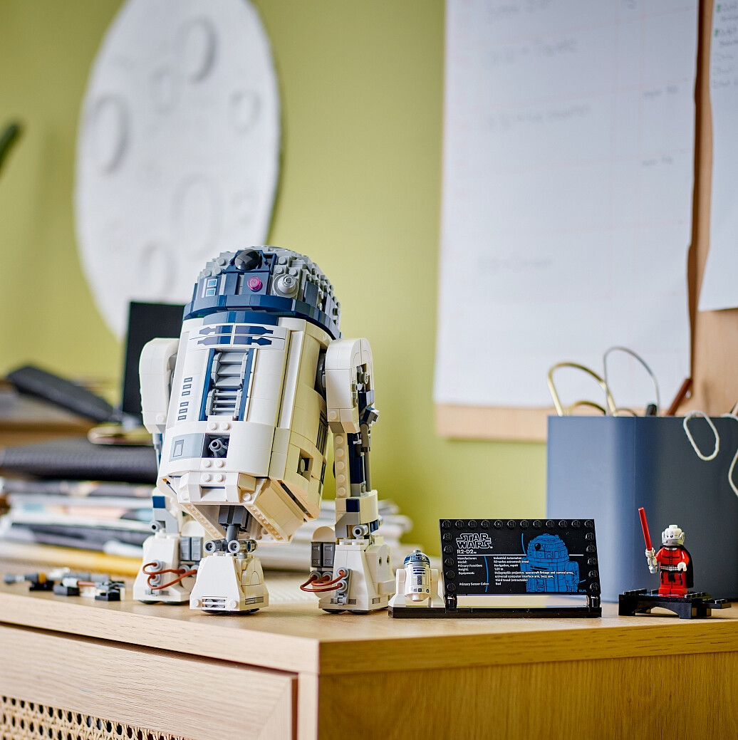 klocki-lego-star-wars-r2-d2-75379-3.jpg