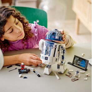 klocki-lego-star-wars-r2-d2-75379-2.jpg