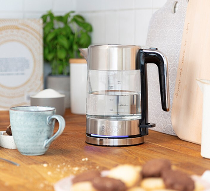 czajnik-elektryczny-russell-hobbs-24191-70.zdj03.jpg