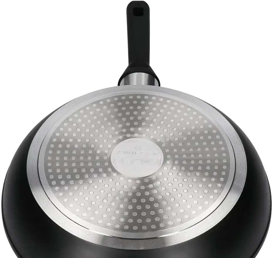patelnia-zwieger-practi-plus-z-boku-dno-2.webp