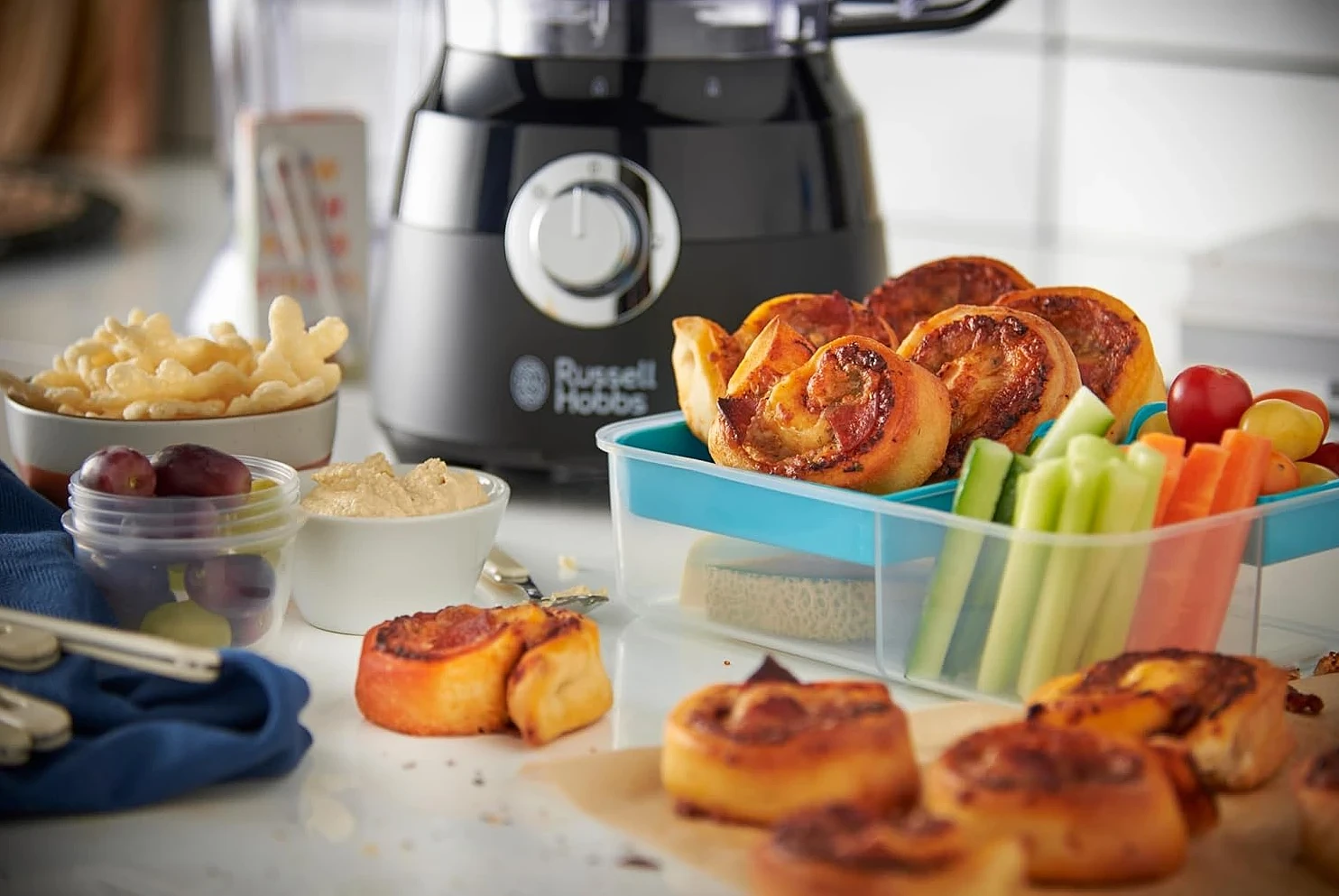 robot-kuchenny-russell-hobbs-24732-56-2.webp