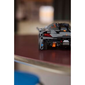 klocki-lego-klocki-lego-technic-szary-hipersamochod-koenigsegg-jesko-absolut-42173-6.jpg