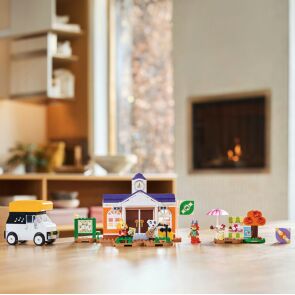 klocki-lego-animal-crossing-koncert-k.k.na-placu-77052-na-podlodze.jpg