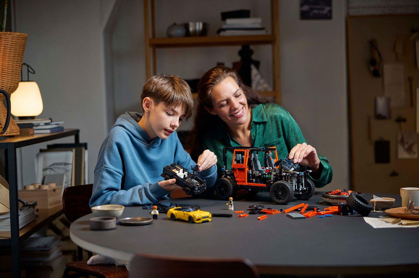 klocki-lego-klocki-lego-technic-mercedes-benz-g-500-professional-line-42177-3.jpg