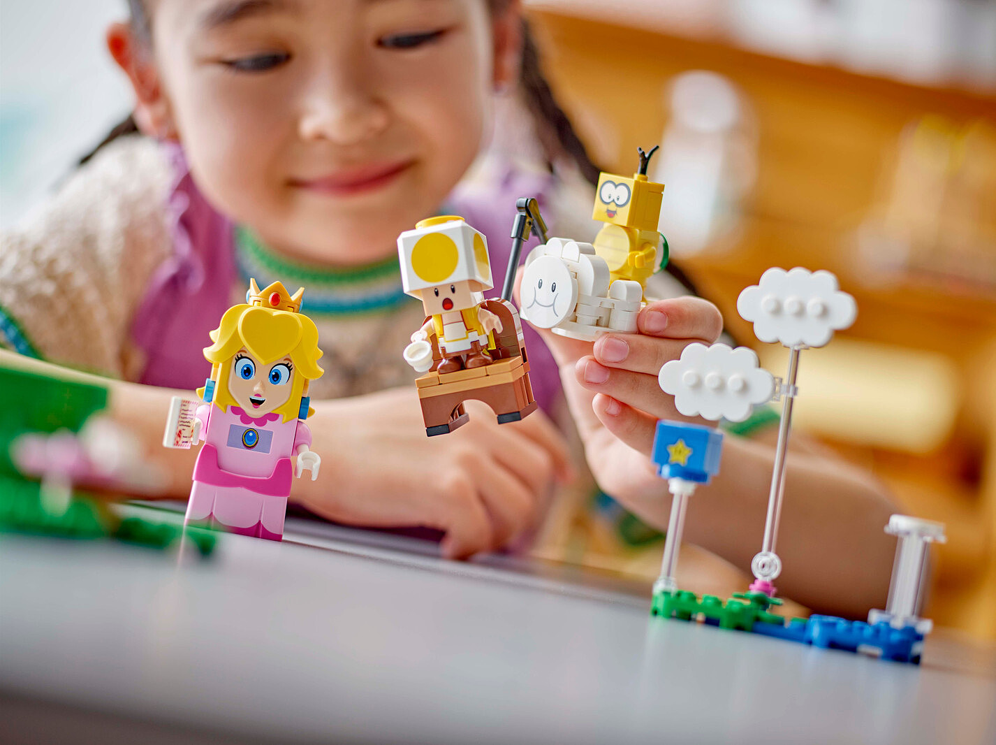 klocki-lego-super-mario-przygody-z-interaktywna-figurka-lego-peach-71441-4.jpg