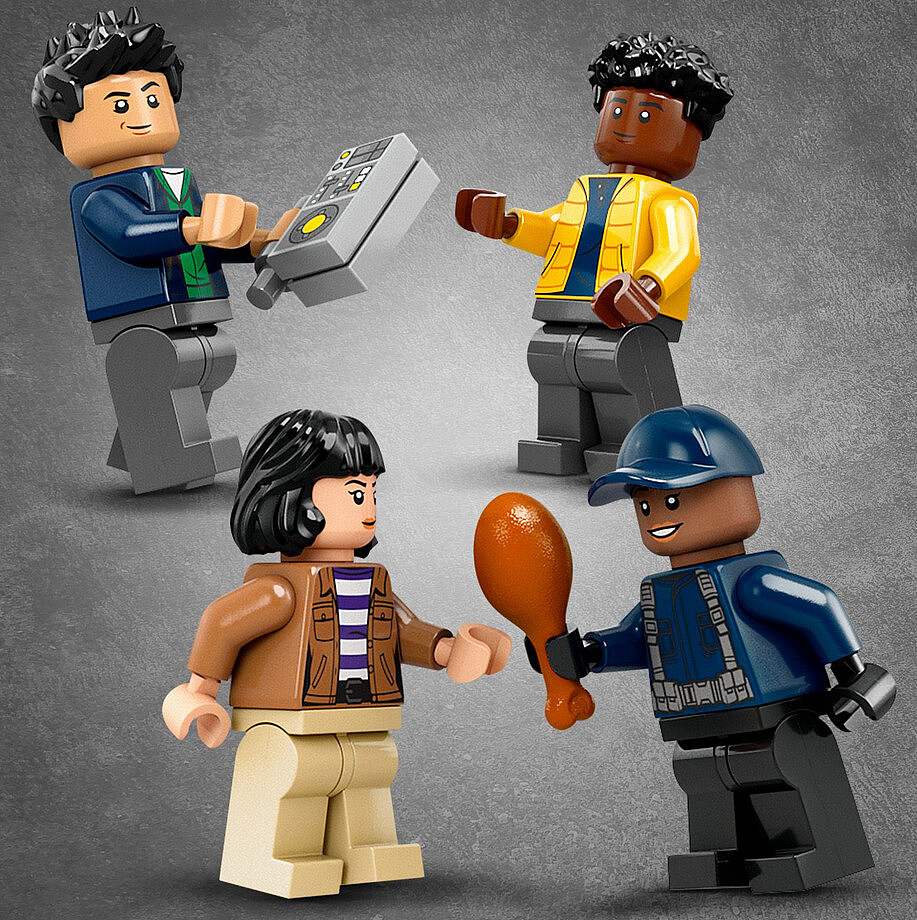 klocki-lego-jurassic-world-dinomisje-ciezarowka-do-transportu-allozaura-76966-ludziki.jpg
