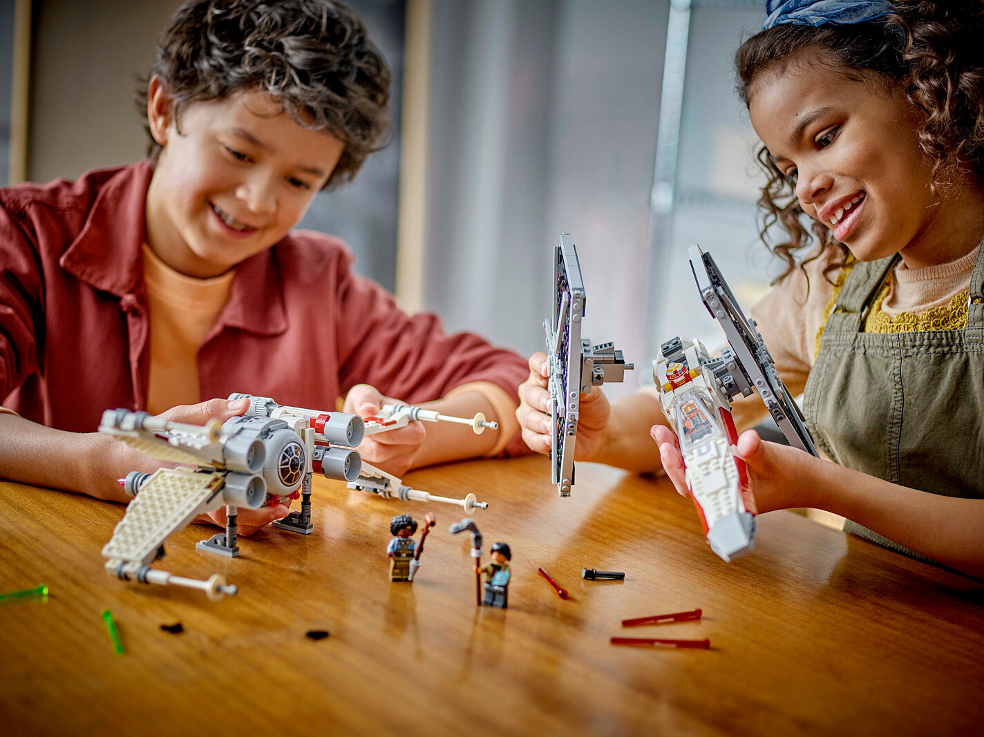 klocki-lego-star-wars-hybryda-tie-fightera-i-x-winga-75393-4.jpg