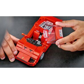 klocki-lego-speed-champions-supersamoch%C3%B3d-ferrari-f40-76934-ukladanie.jpg