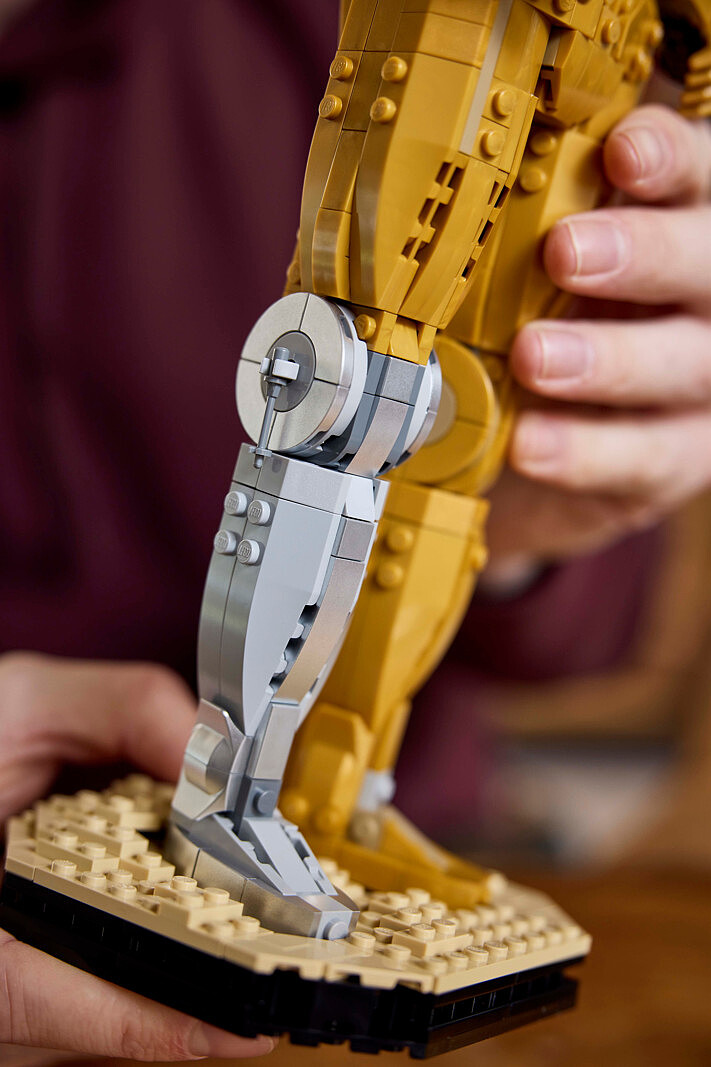 klocki-lego-star-wars-c-3po-75398-4.jpg