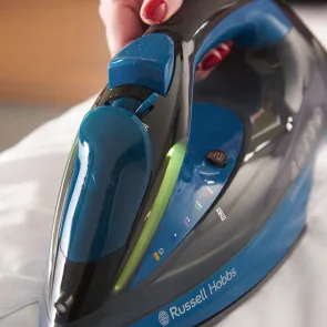 zelazko-parowe-russell-hobbs-27280-56-zastosowanie-2.jpg