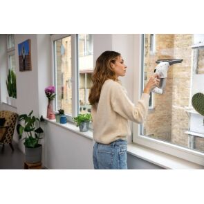 myjka-do-okien-karcher-wv1-plus-d500-1.633-617.0-mycie-okien.jpg