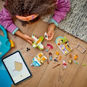 klocki-lego-friends-kreatywna-walizka-plazowa-42672-zabawa-2.jpg
