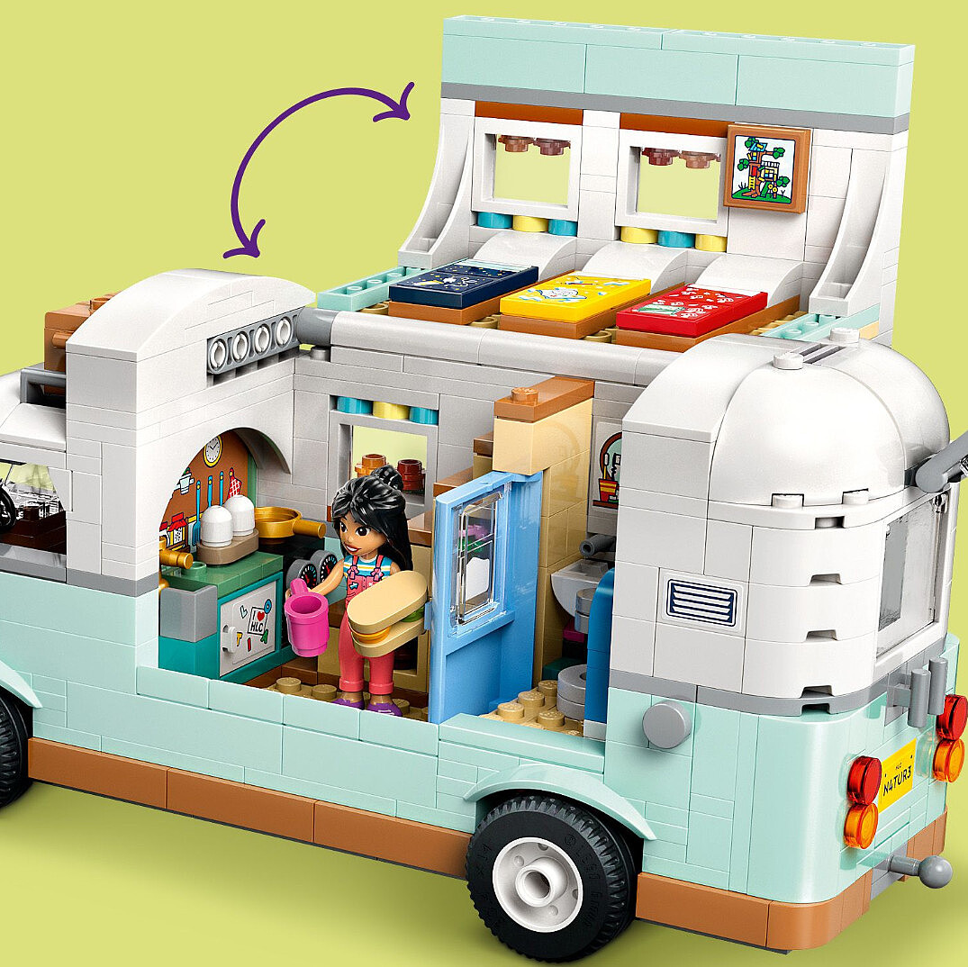 klocki-lego-friends-przygoda-w-kamperze-przyjaciol-42663-wnetrze-kampera.jpg