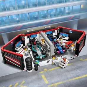 klocki-lego-city-f1-garaz-i-bolidy-mercedes-amg-i-alpine-60444-zbudowana-konstrukcja.jpg