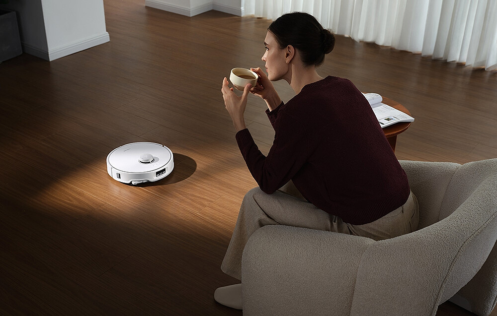robot-sprzatajacy-roborock-qrevo-curv-bialy-prezentacja-5.jpg