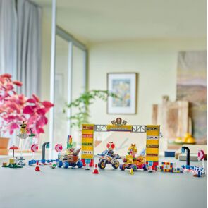 klocki-lego-super-mario-mario-kart-zestaw-baby-peach-i-grand-prix-72036-w-pokoju.jpg