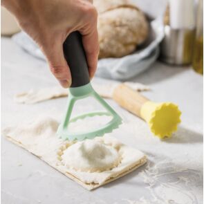 foremka-do-ravioli-berghoff-leo-2.jpg